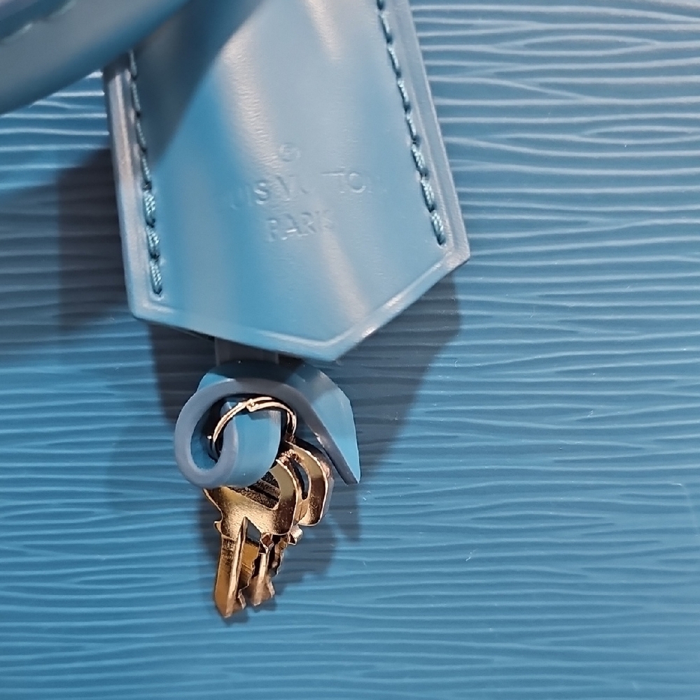 Elegant LV Cyan Epi Leather Alma PM Handbag - Picture 3 of 16